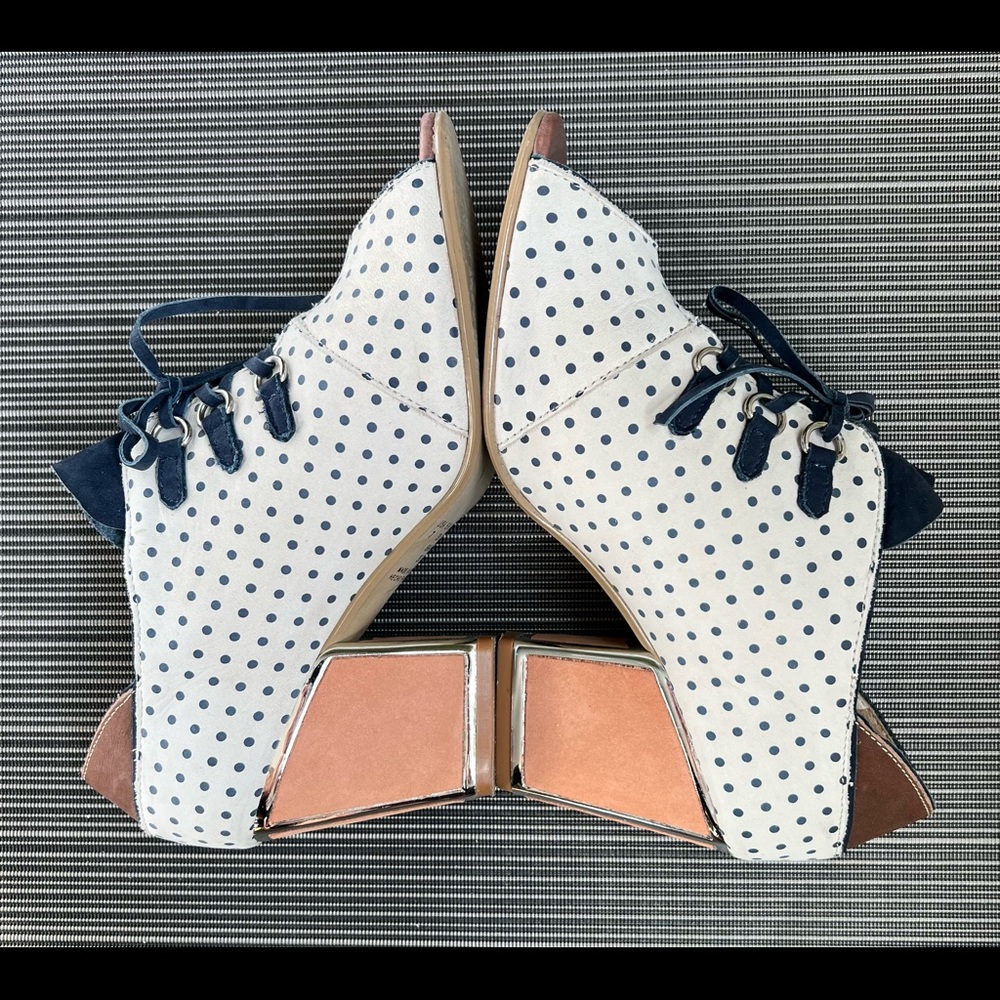 *gently used* Anthropologie Klub Nico dotted heels (size 7)